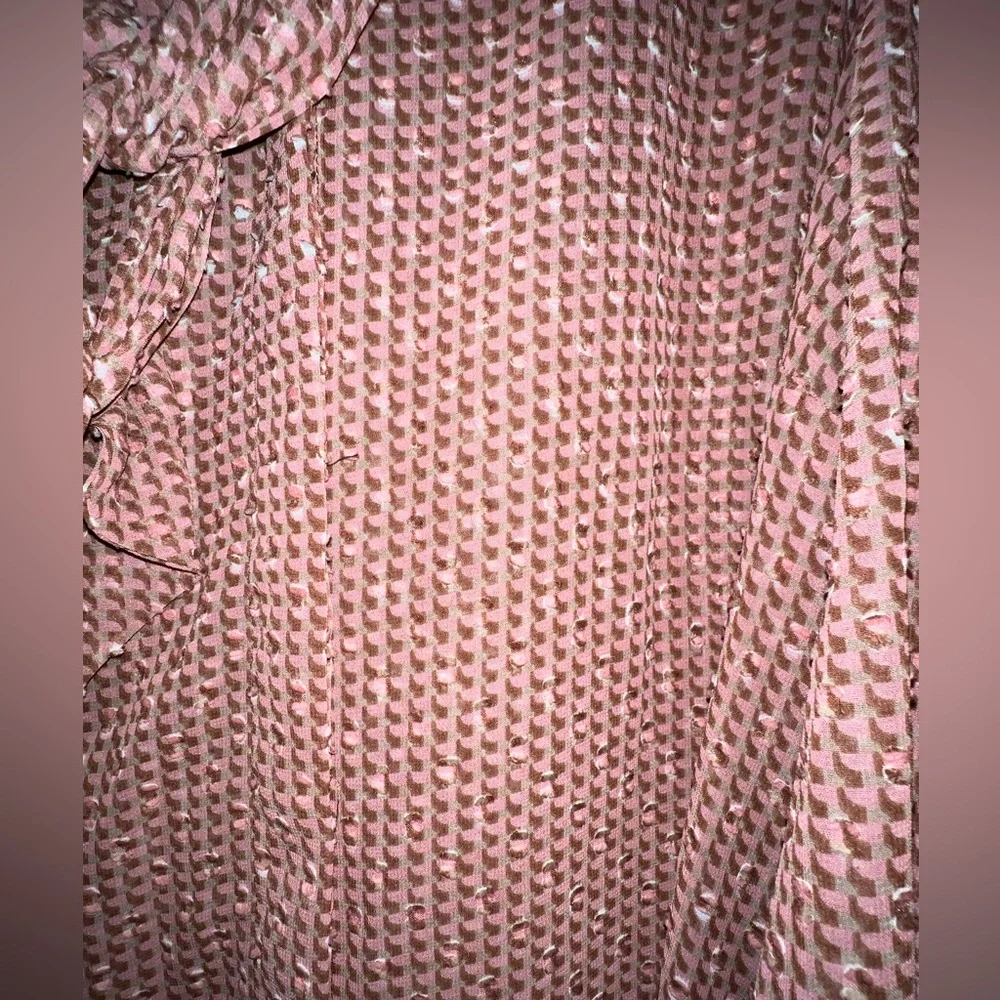 NWT Beautiful 3X tie neck blouse - Picture 3 of 6